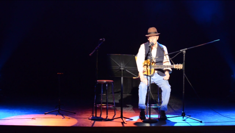 WW ’14: Dr. Ritchie plays guitar and sings to close Winter Week