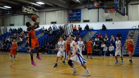 Boys’ basketball falls to Stoneham (31 photos)