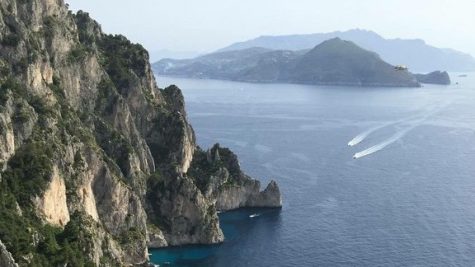 Students and teachers discuss experiences on Italy trip