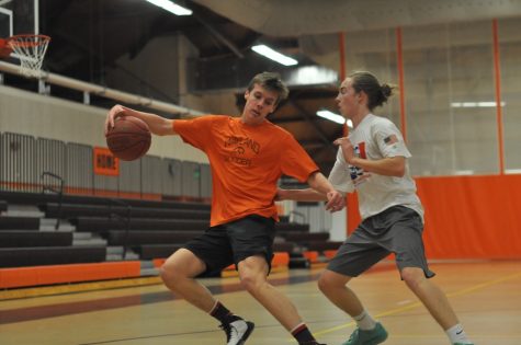 Students participate in the Intramural Basketball League (29 photos)