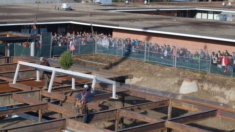UPDATED: Students gather to watch “topping off” ceremony (20 photos)