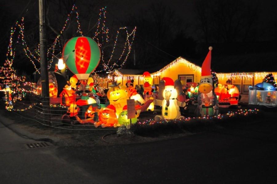 Wayland goes all-out with holiday decorations (31 Photos)