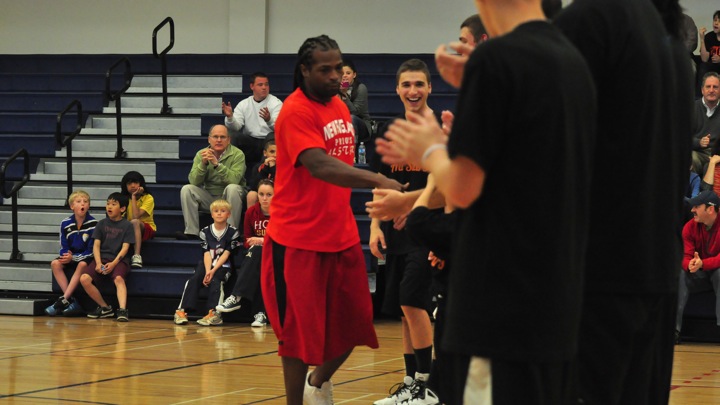 Warrior all-stars take on Patriots in Boosters fundraiser (18 photos)