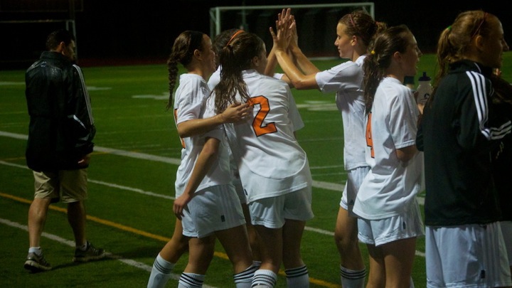 Moynihan+sisters+lead+Warriors+to+victory+over+Lynnfield+%2841+photos%29