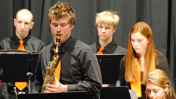 Students perform at 2012 Jazz Night (34 photos)