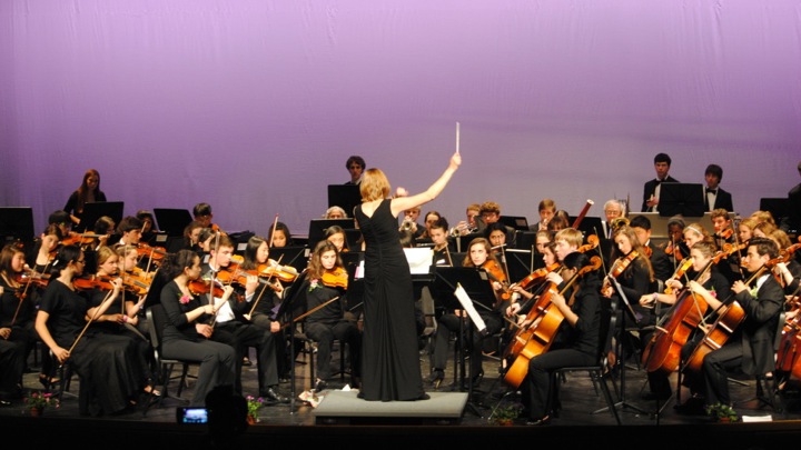 Orchestra takes stage for spring concert (15 photos)
