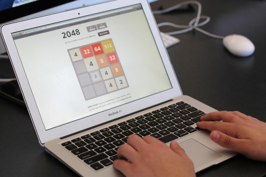 Photo Illustration: Pictured above is a student playing 2048. WSPNs Harry Falber makes the case for 2048s purpose at WHS.