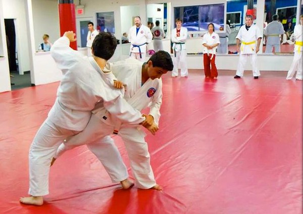 Above, Kamkari practices Jiu Jitsu, a martial art. Kamkari has been practicing it since the beginning of his freshman year. I think its a pretty rewarding experience though at the end of the day,” Kamkari said.