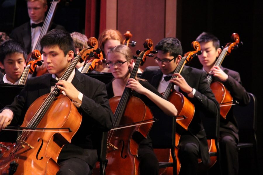 Students participate in the annual winter orchestra concert and art exhibit (49 photos)