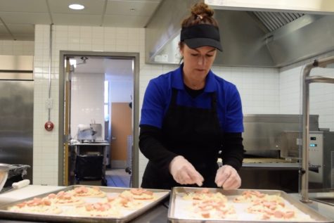Behind the scenes of the cafeteria (video)