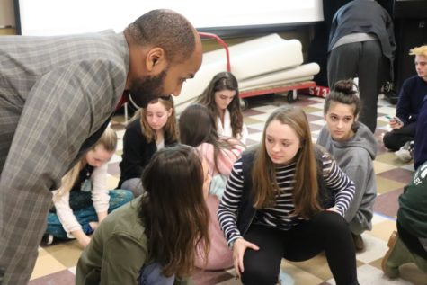 Alumnus Ramen Cromwell returns to WHS