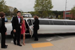 Class of 2019 to provide party buses for junior prom
