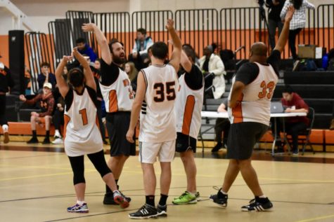 Students defeat faculty in Spirit Week basketball game (21 photos)