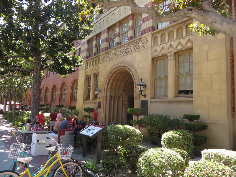 Pictured above is the University of Southern California. Influential Youtuber and social media presence Olivia Jade Giannulli was admitted to USC after her family placed bribes with the crew team to illegitimately list Giannulli as a recruited athlete.