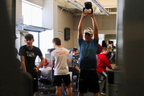 Freshman Wellness class focuses on proper form (13 photos)