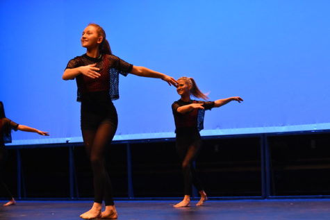 Window dancers leap into 2019 performance (20 photos)