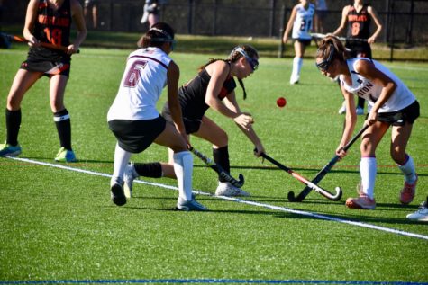 Field hockey defeats Weston 1-0 (11 photos)