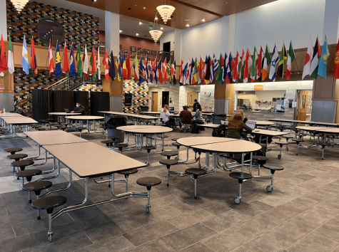 Tables return to the commons on Thursday, Feb. 10, beginning the school’s phase plan to decrease COVID-19 precautions.  
