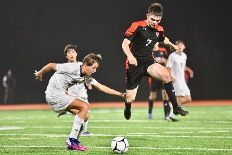 The boys varsity soccer team faces Lincoln-Sudbury at home on Tuesday, Oct. 25. The game resulted in a draw, with the final score being 2-2. The team currently sits with a record of nine wins, five losses and three ties.