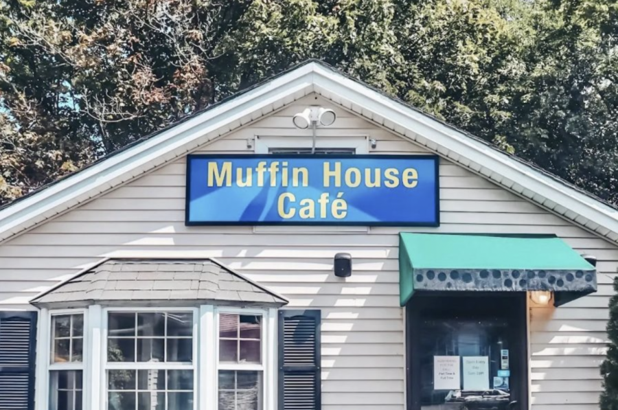 The Muffin House Café is a coffee shop and café in Natick, MA. Some Wayland High School students have made the switch from Starbucks to Muffin House. “Muffin House should be everyone’s new favorite coffee spot,” junior Katie Pralle said. “To me, its uniqueness makes it stand out over Starbucks by far.”