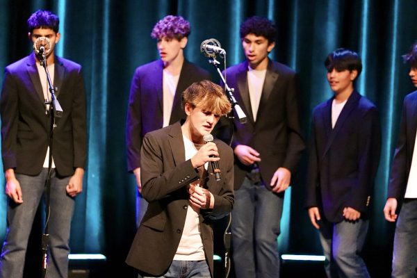Junior Jack Gavron solos the song Amazing by Rex Orange County during the T-Tones performance. Gavron is one of the directors for the T-Tones. 