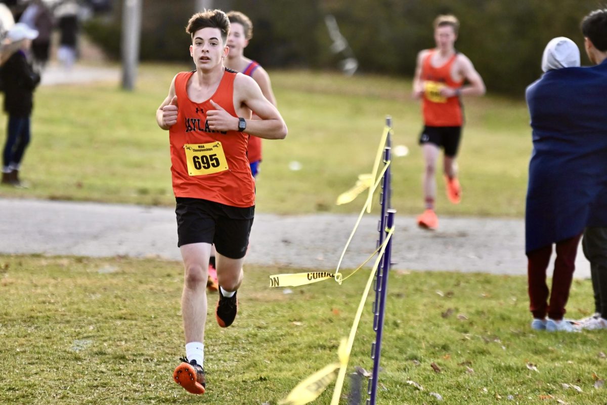 The boys and girls varsity cross country teams are facing a new challenge this year, losing many seniors from last year. The captains look to prepare themselves and the team to the best of their abilities to combat this trial. 