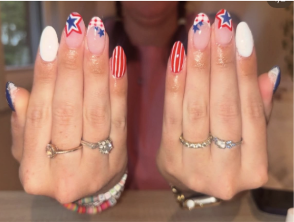 Join WSPN's Molly Bergeron as she discusses with WHS senior Ava Knourenko about her art. 